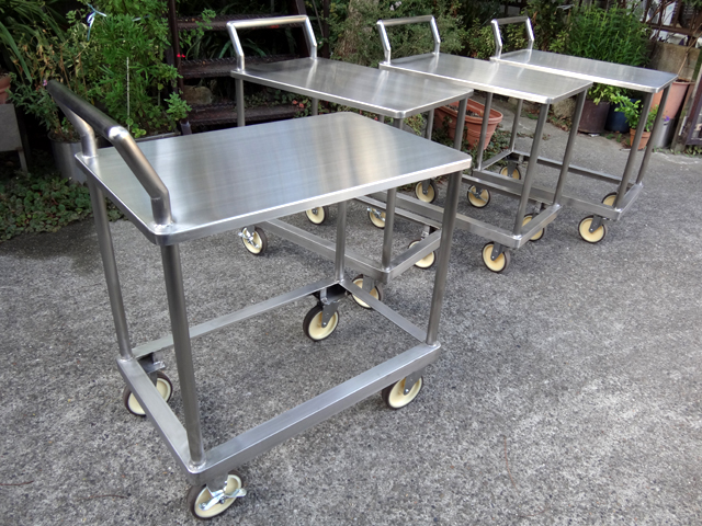 Serving trolley